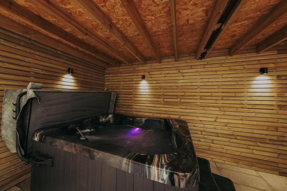 Clifton 32 - Garden Flat With Hot Tub - Hopewell Apartman Bristol Kültér fotó