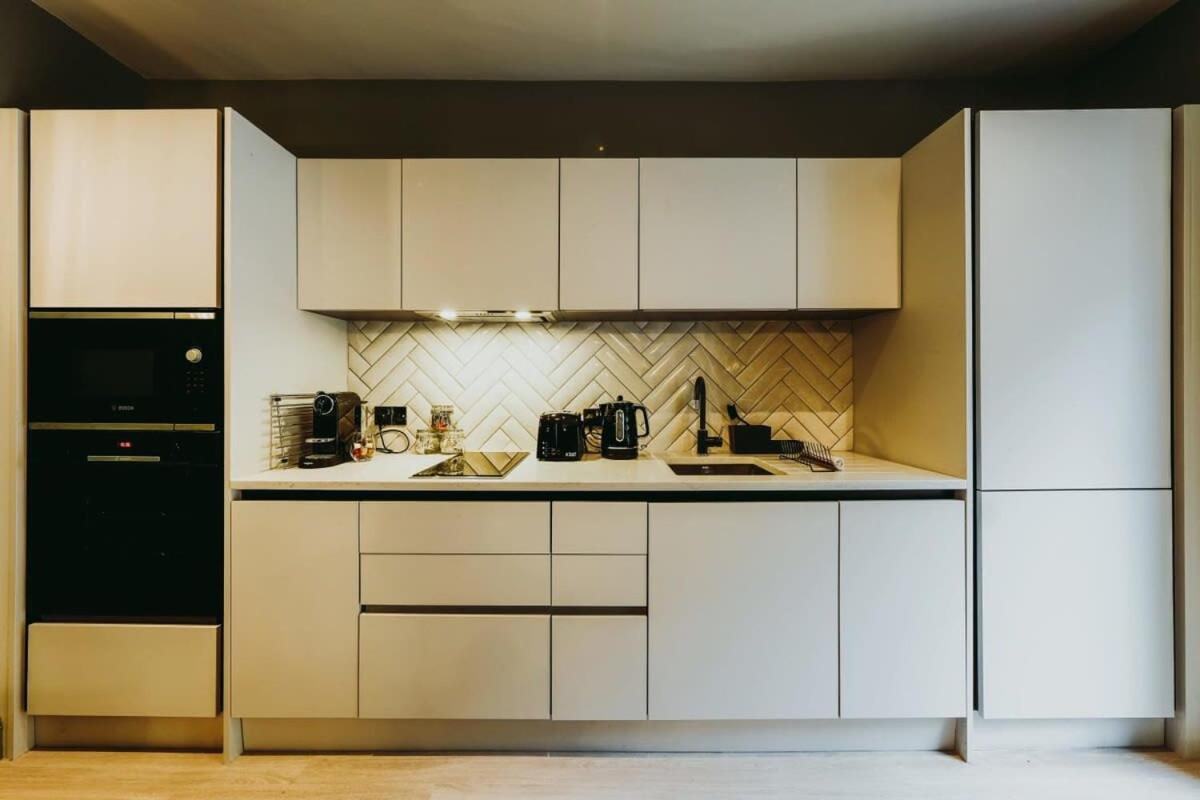 Clifton 32 - Garden Flat With Hot Tub - Hopewell Apartman Bristol Kültér fotó